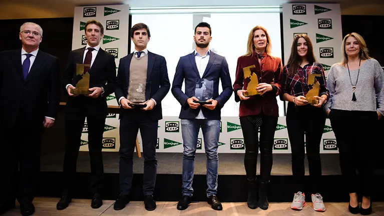 Entrega de los premios taurinos Ciudadela de El Corte Inglés y Onda Cero en el hotel Muga de Beloso. MIGUEL OSÉS (15)