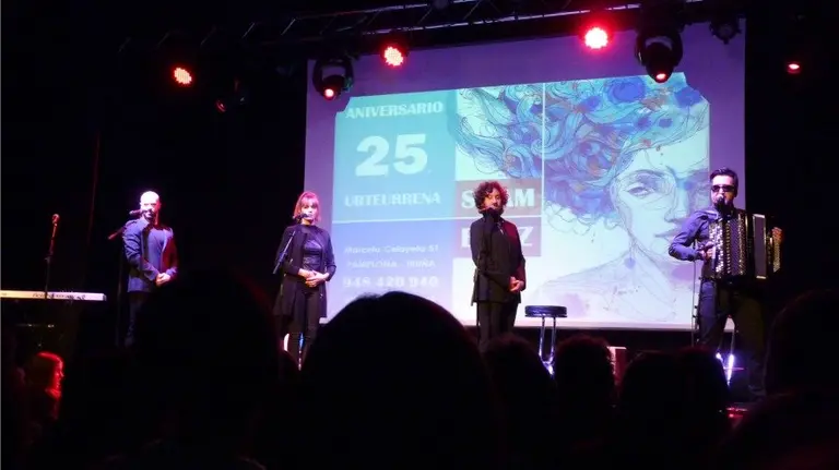 Más de 800 personas asisten al concierto de celebración del 25 aniversario del Servicio Municipal de Atención a la Mujer, ayer en el Zentral con Demode Quartet