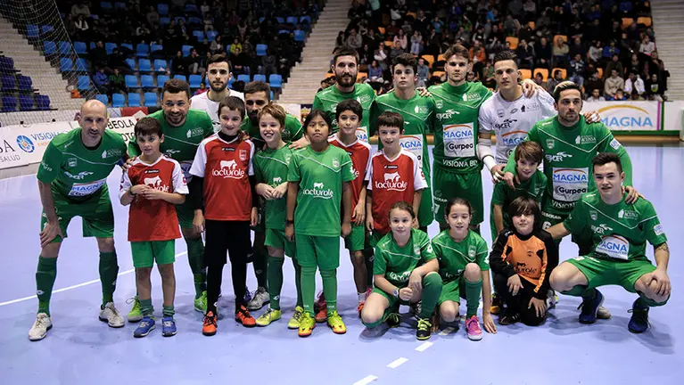 Magna Gurpea - Levante, Pabellón Anaitasuna. MIGUEL OSÉS_2