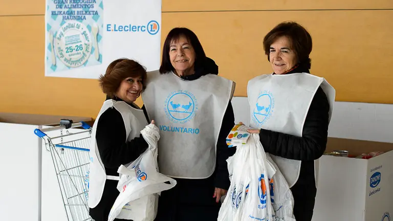 Gran recogida de alimentos en E. Leclerc. PABLO LASAOSA16