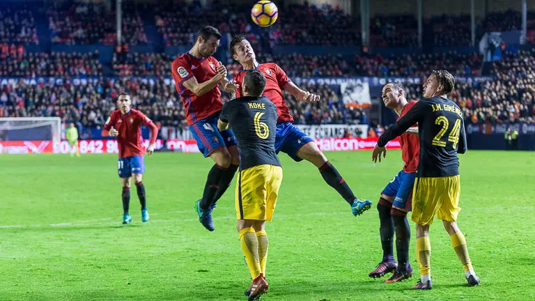 Partido entre Osasuna y Atlético de Madrid disputado en El Sadar (16). IÑIGO ALZUGARAY