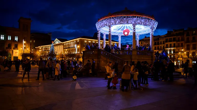 Encendido de las luces navideñas en Pamplona. PABLO LASAOSA 07