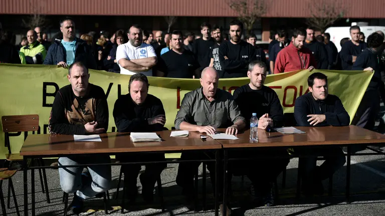 Rueda de prensa domité de empresa de BSH Esquíroz. PABLO LASAOSA