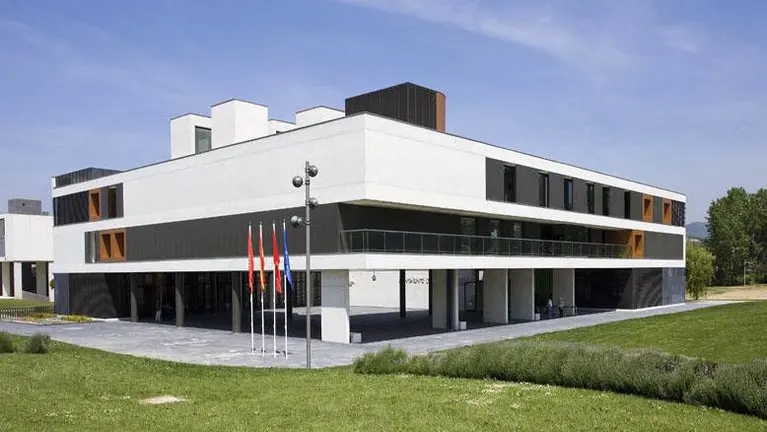 Vista del Ayuntamiento de Egüés, en Sarriguren.