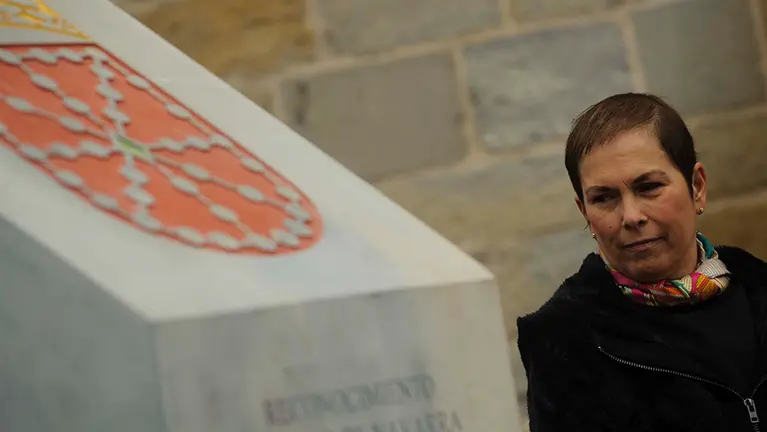 Inauguración de un monolito conmemorativo en el Archivo Real con motivo del Día de Navarra. MIGUEL OSÉS (20)