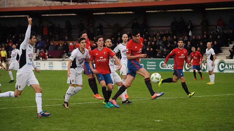 Derby en Tajonar entre el Osasuna Promesas y el Tudelano. MIGUEL OSÉS_27