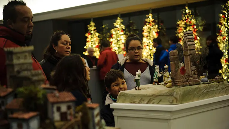 El baluarte acoge la tradicional exposicion navideña de belenes. MIGUEL OSÉS_8