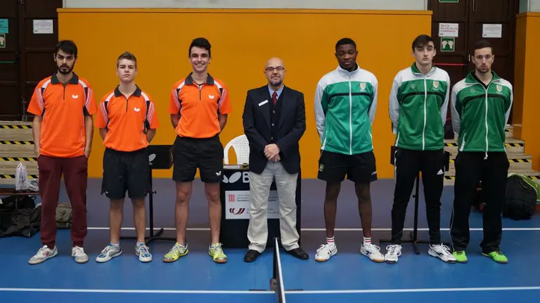 Partido Villafranca - Oberena de tenis de mesa.
