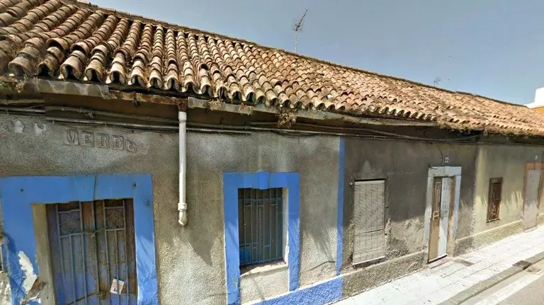 -calle Patriarca Doctor Pérez Rodríguez, número 22, en Algeciras, donde ha ocurrido el trágico accidente.