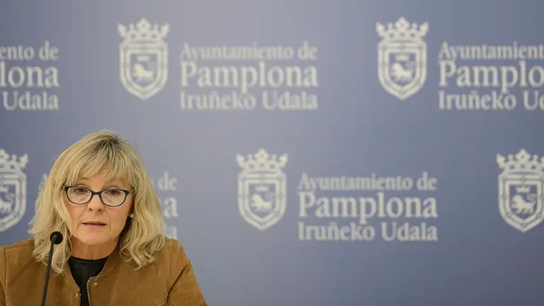 María Caballero, de UPN, en rueda de prensa. PABLO LASAOSA 03