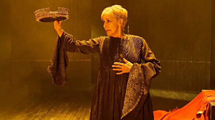 Concha Velasco representa Reina Juana en el Teatro Gayarre CEDIDA