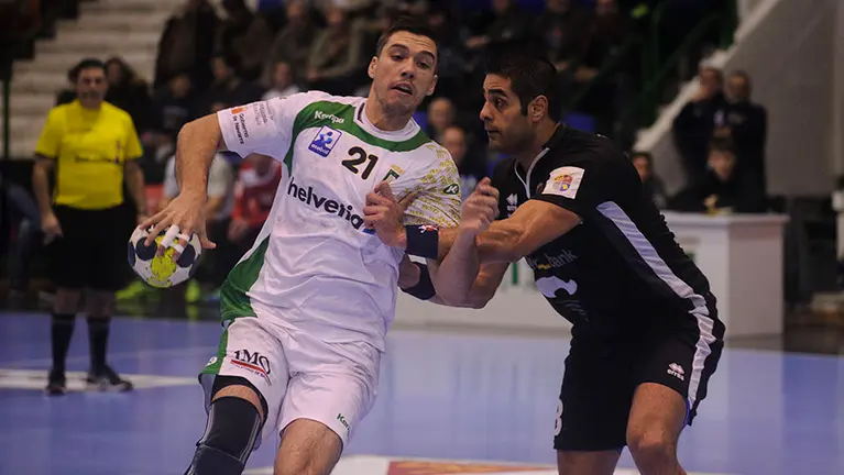 Balonmano Anaitasuna - Ciudad Encantada. MIGUEL OSÉS (10)