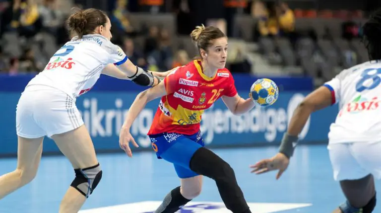 Nerea Pena ante Francia en el Europeo de Suecia. Efe.