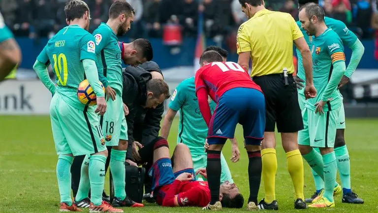 -Miguel Flaño tiene roto el ligamento cruzado de su rodilla izquierda y será operado. ÍÑIGO ALZUGARAY