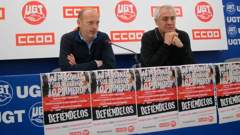 El secretario general de CCOO Navarra, Raúl Villar, junto al de UGT, Jesús Santos. EP