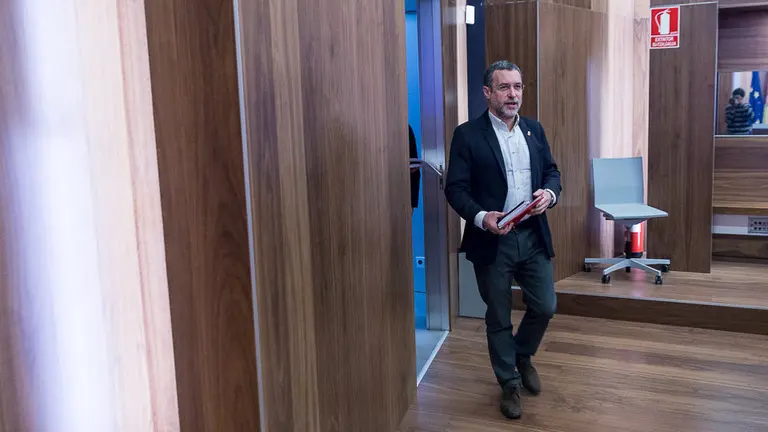 El vicepresidente de Derechos Sociales, Miguel Laparra, durante la rueda de prensa semanal del Gobierno de Navarra (1). IÑIGO ALZUGARAY