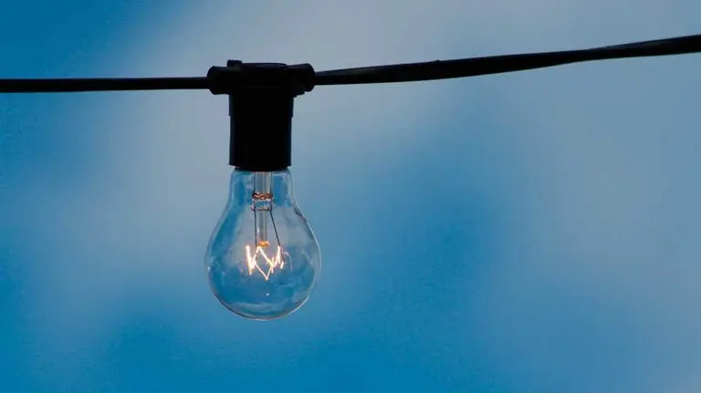 Los convenios, firmados entre enero y marzo con tres principales suministradoras, ya que proveen de energía al 90 % de las familias navarras.