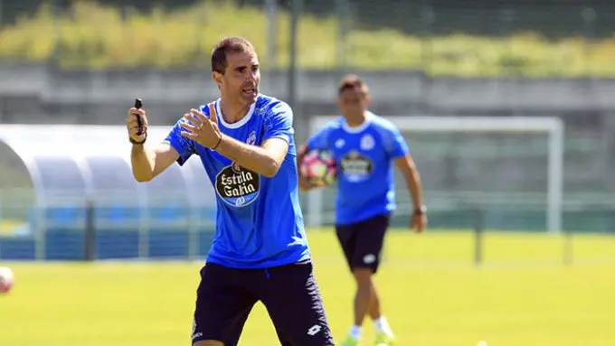 El entrenador del Deportivo de La Coruña, Gaizka Garitano, durante una sesión de entrenamiento RCD