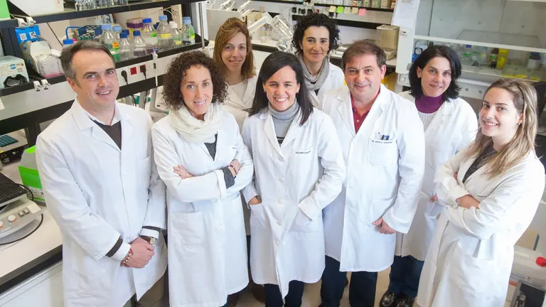 Julen Oyarzabal, Ana García-Osta y Mar Cuadrado junto con sus equipos de investigadores del CIMA