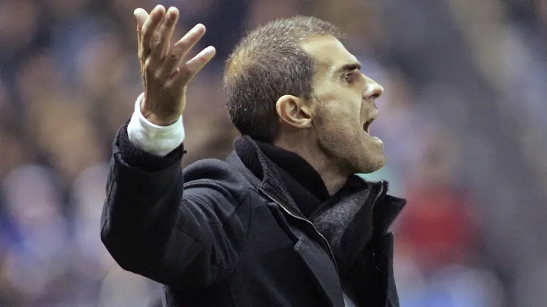 El entrenador del Deportivo Gaizka Garitano, durante el partido frente a Osasuna de la decimosexta jornada de la Liga de Primera División. EFE/Kiko Delgado