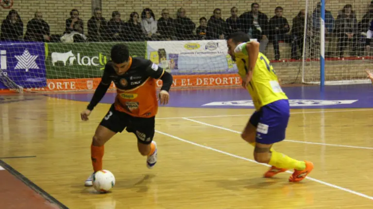 Partido entre el Aspil Vidal y el Gran canaria en Tudela. Ribera Navarra.