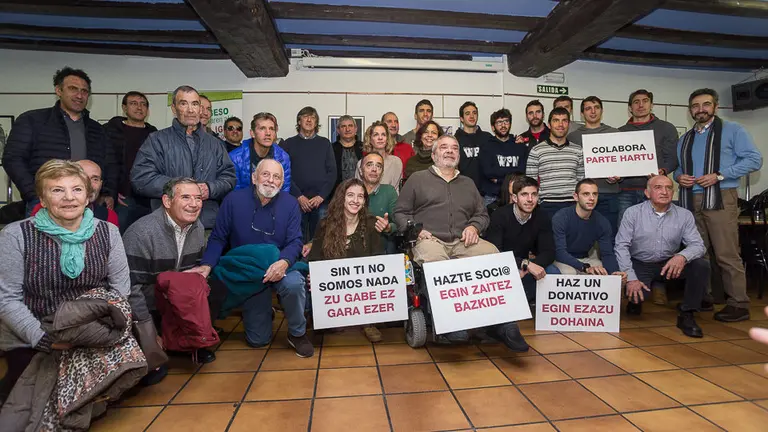Presentación de la campaña de captación de socios para el comedor solidario 'Paris 365' con la presencia de numerosos deportistas navarros (10). IÑIGO ALZUGARAY