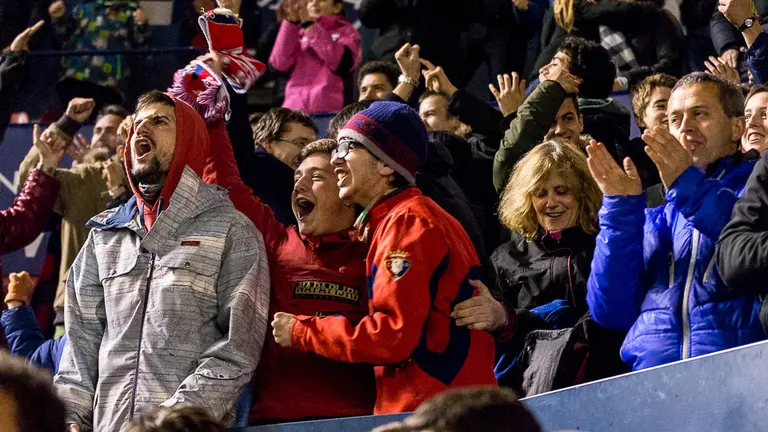 La grada de El Sadar durante el partido de Copa del Rey entre Osasuna y Granada (21). IÑIGO ALZUGARAY