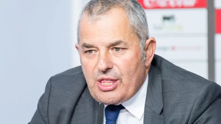 Osasuna ha presentado de forma pública a Fran Canal, que trabaja desde hace año y medio como director general del club navarro (7). IÑIGO ALZUGARAY