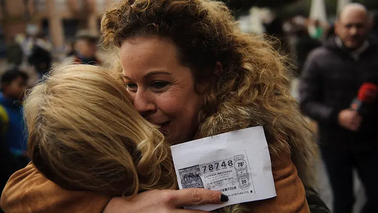 La lotería de Navidad deja mas de 80 millones de Euros en San Adrian. MIGUEL OSÉS (3)