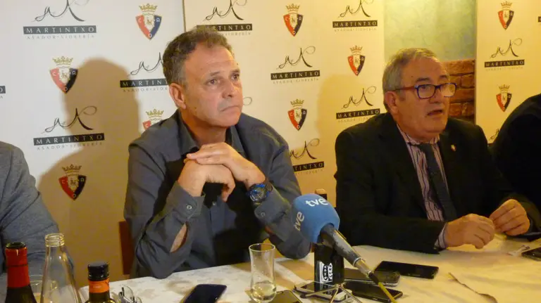 Caparrós y Sabalza en rueda de prensa.