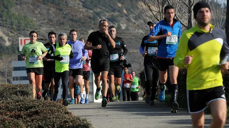 Imágenes de la IV San Silvestre de Artica &#39;Ayudamos a Nerea&#39;. ÁLVARO RUBIO