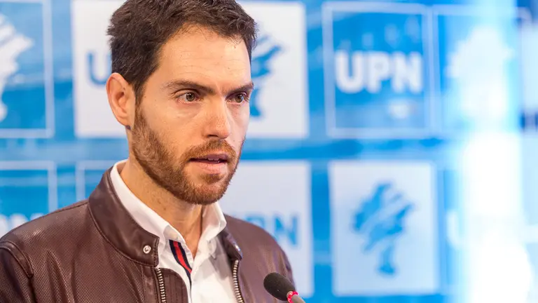 Los parlamentarios de UPN en la Comisión de Salud, Begoña Ganuza y Sergio Sayas, valoran asuntos de actualidad relativos al Departamento de Salud. IÑIGO ALZUGARAY