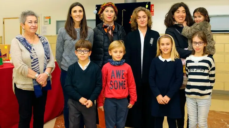 Once premiados en el primer concurso de adornos navideños organizado por la red Civivox.