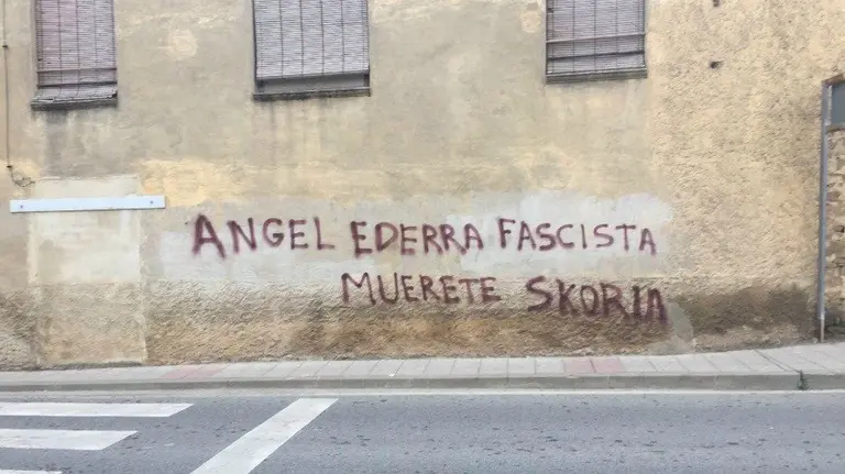 Pintada de amenaza a un vecino de Carcastillo. 