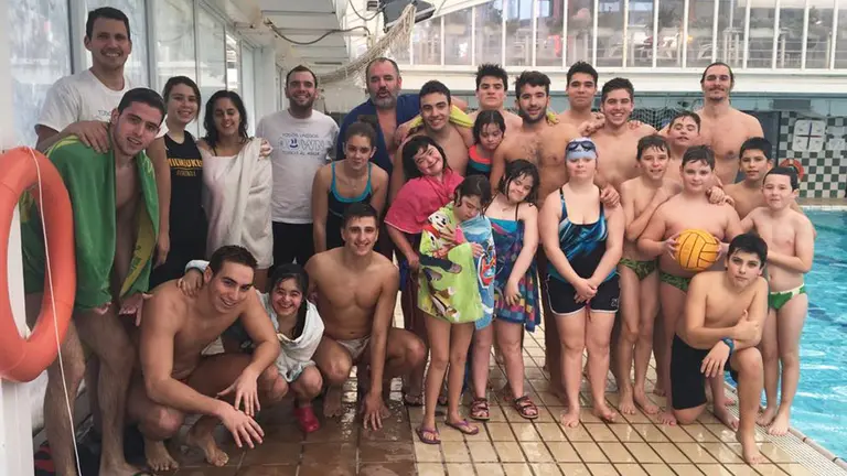 El segundo campus Todos al agua termina en el Club Deportivo Larraina WATERPOLO NAVARRA