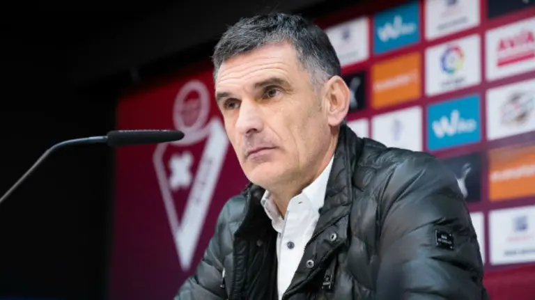 José Luis Mendilibar en rueda de prensa. Foto SD Eibar.