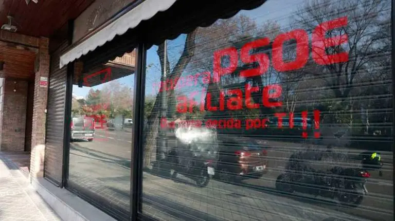 Nueva sede de la facción más crítica del PSOE en la calle Ferraz.