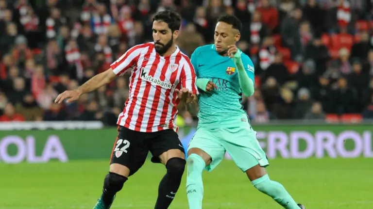 Raúl García y Neymar en el Athletic-Barcelona de Copa. Lfp.