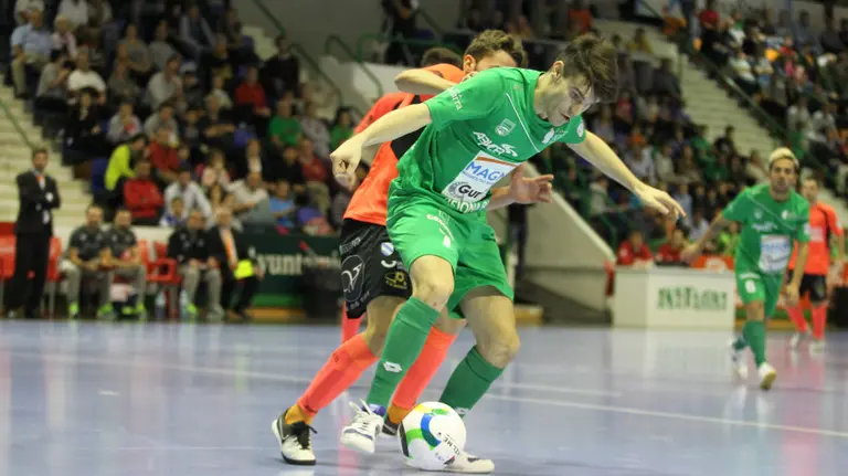 Partido del Magna Gurpea en el pabellón Anaitasuna.