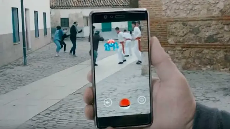 El encierro protagonizado por la ganadería Pokemon recorre las calles en una divertida carrera.