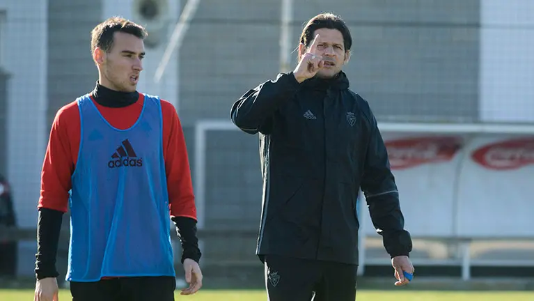 Segundo entrenamiento del nuevo entrenador de Osasuna Valiljevic. MIGUEL OSÉS_12