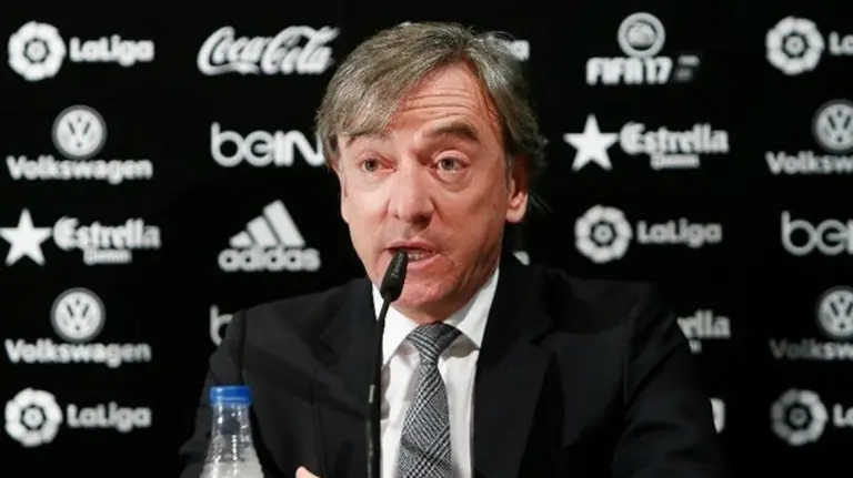 García Pitarch deja el Valencia antes de jugar en Pamplona. Twitter.