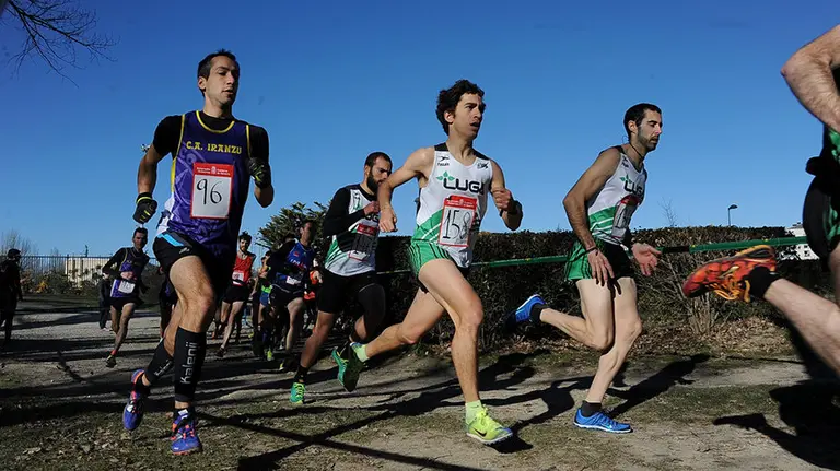 Carrera en la Nogalera de Burlada. Foto Álvaro Rubio.