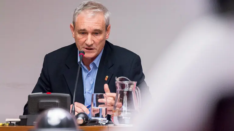 El consejero de Hacienda y Política Financiera, Mikel Aranburu, comparece en comisión parlamentaria para informar sobre el convenio económico entre el Estado y Navarra y las razones del impago de 93 millones en la aportación al Estado en el último abono cuatrimestral correspondiente a 2016. IÑIGO ALZUGARAY