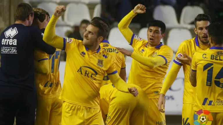 El Alcorcón celebra el pase a cuartos. Lfp.