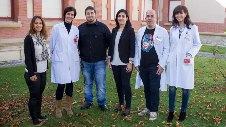 De izq. a dcha., Soto, Schulz, Llorente, San Martín, Hernández y Picó, en el Complejo Hospitalario de Navarra. UPNA