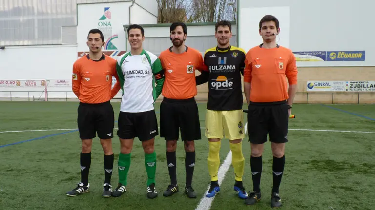 Trio arbitral y capitanes del Oberena - Cirbonero.