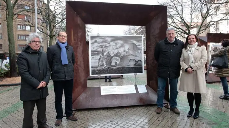 La exposición del fotógrafo brasileño Sebastião Salgado en el paseo de Sarasate.