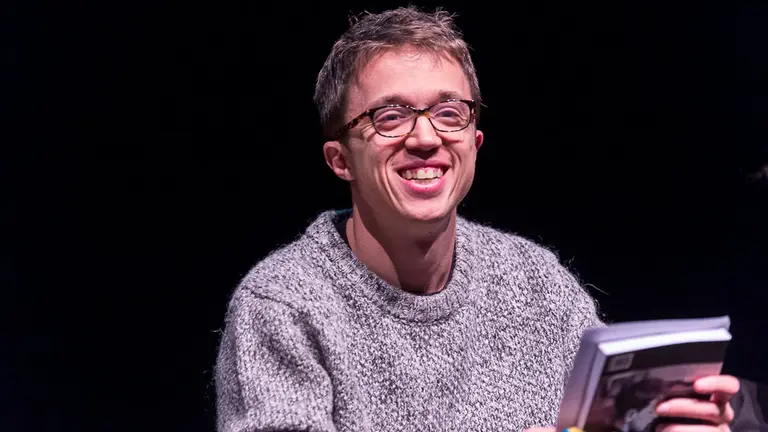 Los miembros de Podemos, Silvia Jauregui, Nagua Alba, Iñigo Errejón, Laura Pérez y Jorge Lago participan en un acto de los círculos en Pamplona. IÑIGO ALZUGARAY