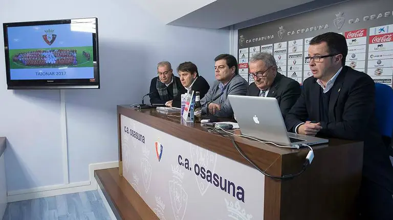 Presentación del proyecto Tajonar 2017 en El Sadar. Facebook Osasuna.